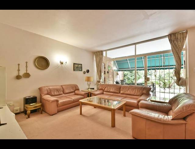 2 BEDROOM TOWNHOUSE FOR SALE IN SANDOWN